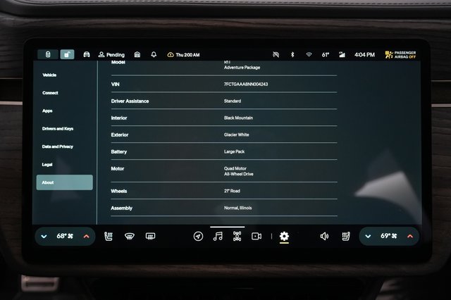 2022 Rivian R1T — photo 22 of 28