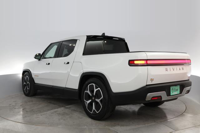 2022 Rivian R1T — photo 9 of 28
