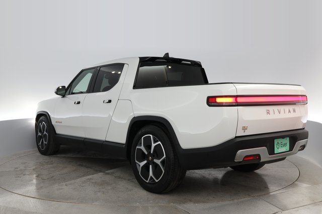 2022 Rivian R1T — photo 9 of 28