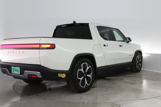 2022 Rivian R1T — photo 2 of 28