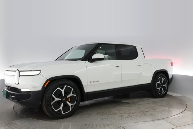 2022 Rivian R1T — photo 10 of 28