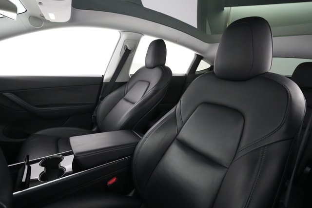 2020 Tesla Model Y — photo 15 of 22