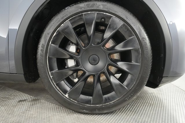 2020 Tesla Model Y — photo 13 of 22