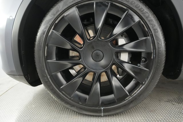 2020 Tesla Model Y — photo 12 of 22