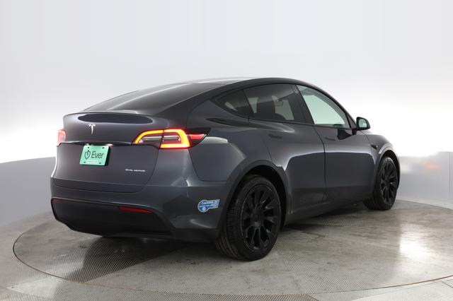 2020 Tesla Model Y — photo 2 of 22
