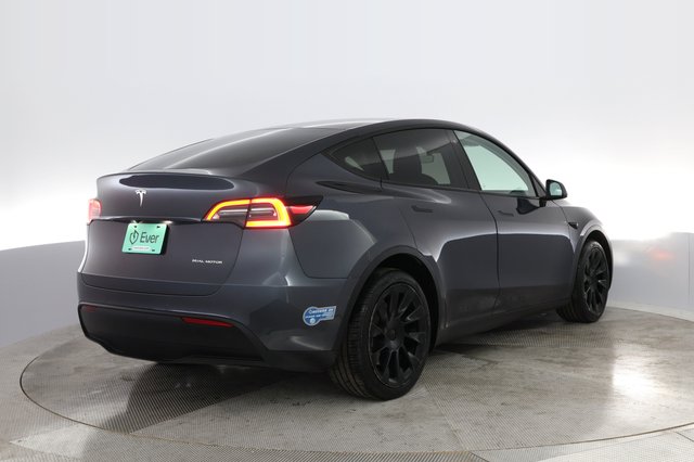 2020 Tesla Model Y — photo 2 of 22