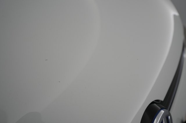 2016 Volkswagen e-Golf — photo 26 of 27