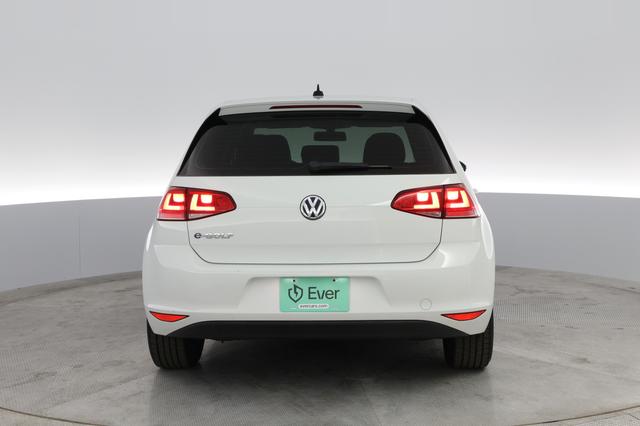 2016 Volkswagen e-Golf — photo 8 of 27