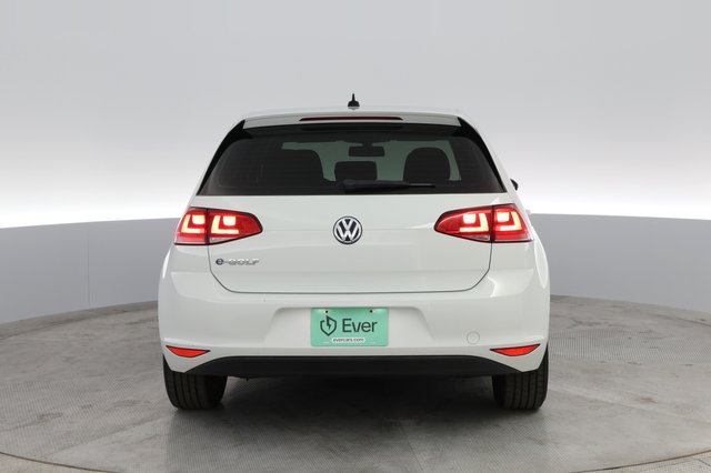 2016 Volkswagen e-Golf — photo 8 of 27