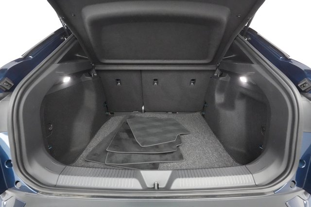 2023 Volkswagen ID.4 — photo 21 of 26