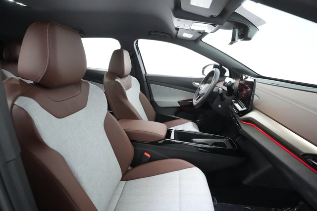 2023 Volkswagen ID.4 — photo 19 of 26