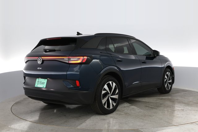 2023 Volkswagen ID.4 — photo 9 of 26