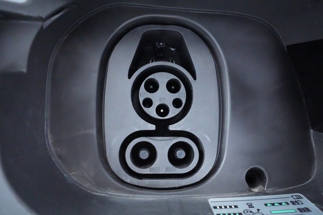 2023 Volkswagen ID.4 — photo 22 of 26