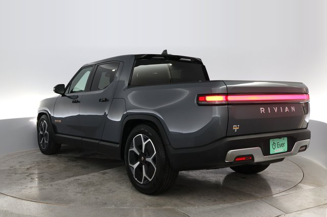 2022 Rivian R1T — photo 11 of 26