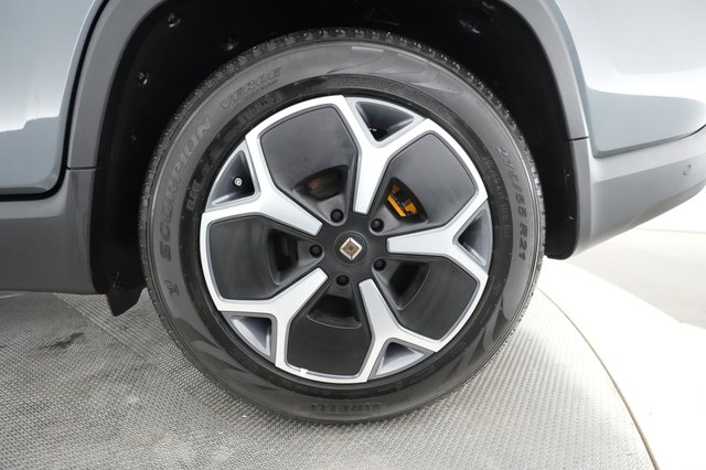 2022 Rivian R1T — photo 14 of 26