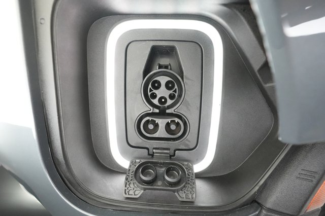 2022 Rivian R1T — photo 24 of 26