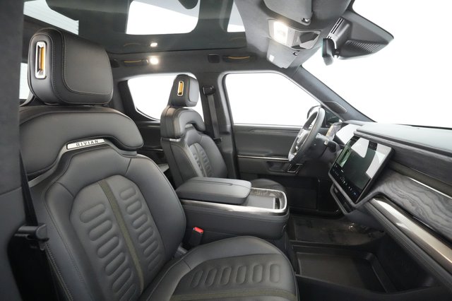 2022 Rivian R1T — photo 19 of 26