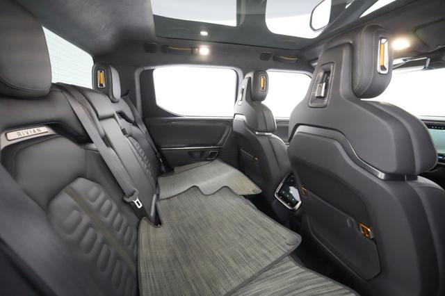 2022 Rivian R1T — photo 3 of 26