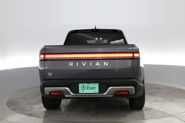 2022 Rivian R1T — photo 10 of 26