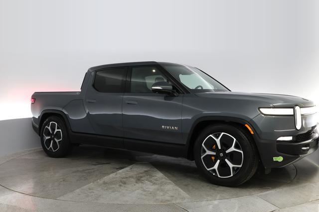 2022 Rivian R1T — photo 8 of 26