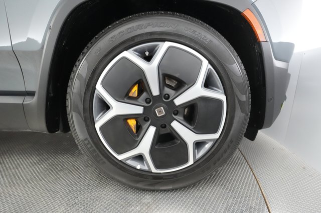 2022 Rivian R1T — photo 15 of 26