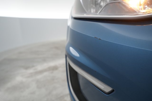 2016 Volkswagen e-Golf — photo 25 of 28