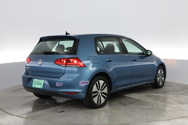 2016 Volkswagen e-Golf — photo 2 of 28