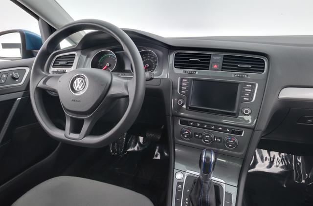 2016 Volkswagen e-Golf — photo 3 of 28