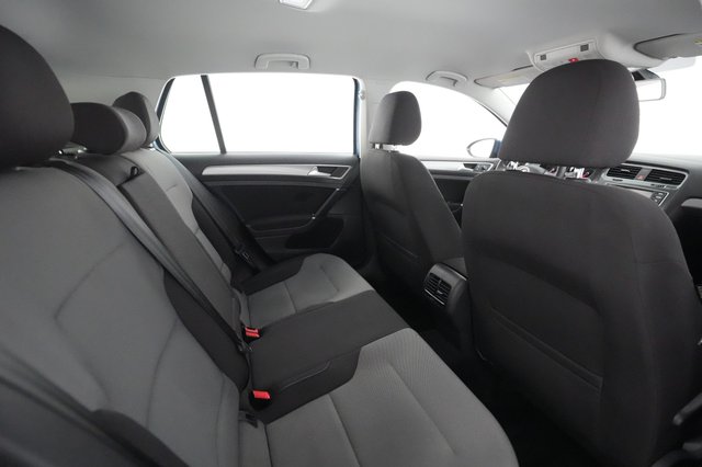 2016 Volkswagen e-Golf — photo 4 of 28
