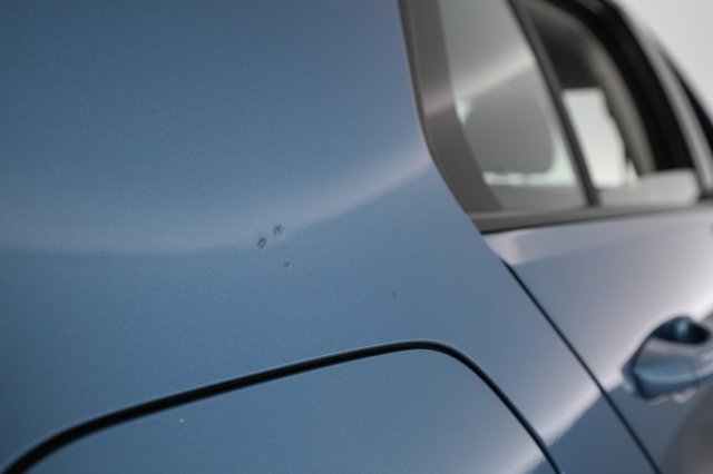 2016 Volkswagen e-Golf — photo 26 of 28