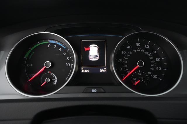 2016 Volkswagen e-Golf — photo 5 of 28