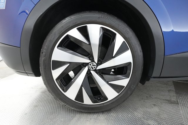 2021 Volkswagen ID.4 — photo 14 of 28