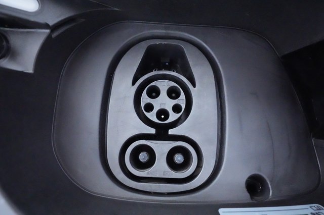 2021 Volkswagen ID.4 — photo 19 of 28