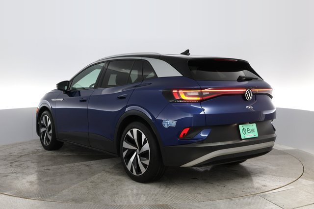 2021 Volkswagen ID.4 — photo 9 of 28