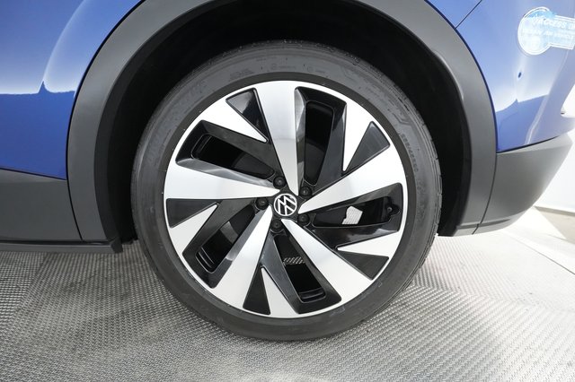 2021 Volkswagen ID.4 — photo 12 of 28