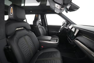 2022 Rivian R1S — photo 19 of 33