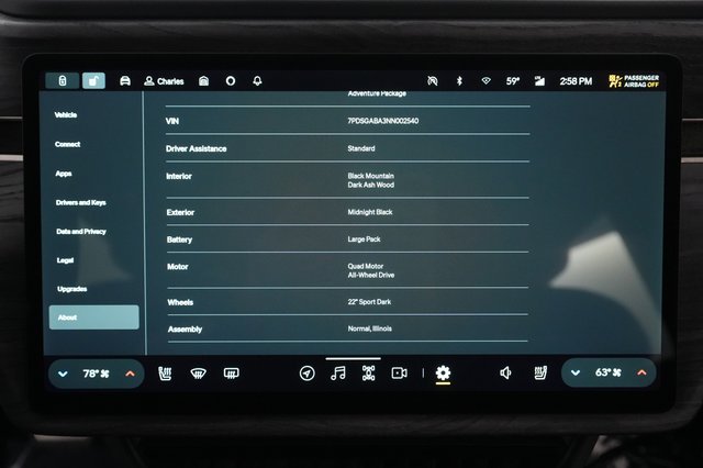 2022 Rivian R1S — photo 33 of 33