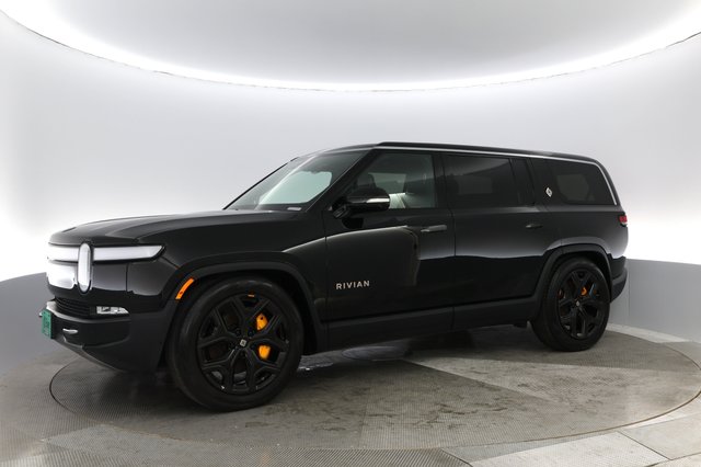 2022 Rivian R1S — photo 12 of 33