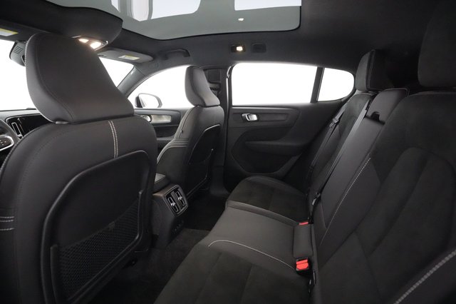 2023 Volvo C40 Recharge — photo 18 of 31
