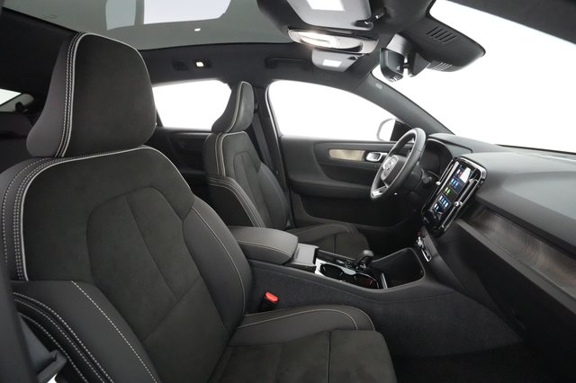 2023 Volvo C40 Recharge — photo 19 of 31