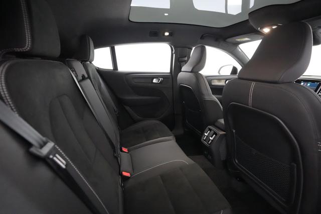 2023 Volvo C40 Recharge — photo 3 of 31