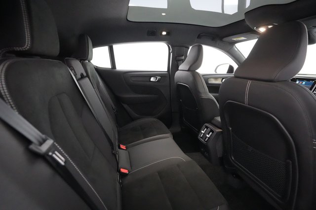2023 Volvo C40 Recharge — photo 3 of 31