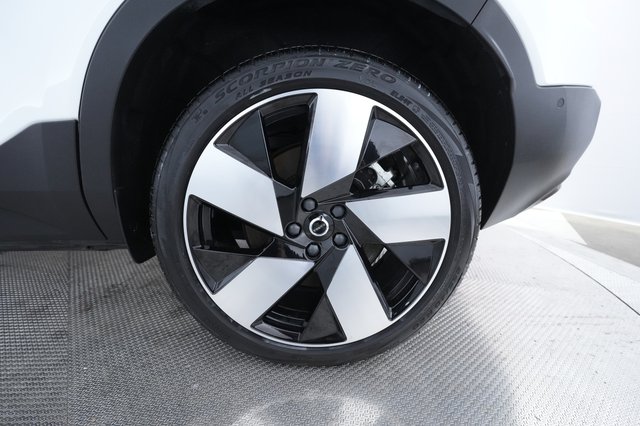 2023 Volvo C40 Recharge — photo 14 of 31