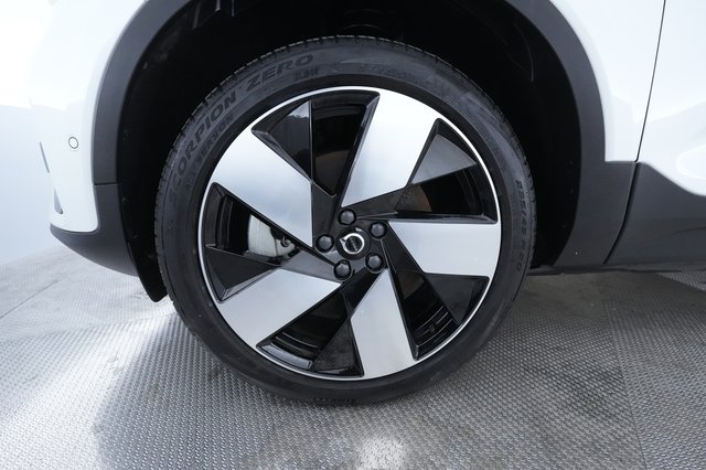 2023 Volvo C40 Recharge — photo 13 of 31