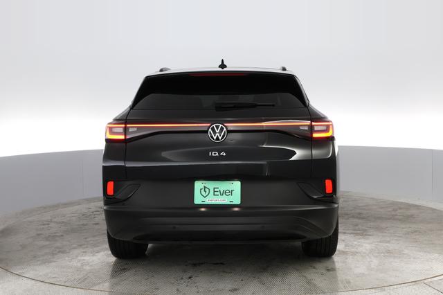 2023 Volkswagen ID.4 — photo 7 of 21