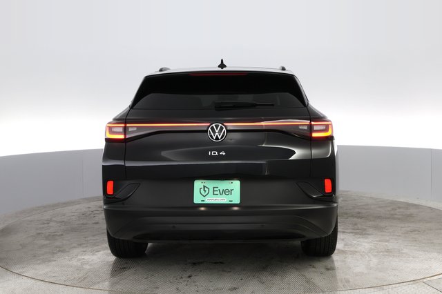 2023 Volkswagen ID.4 — photo 7 of 21