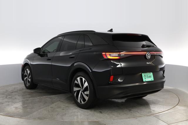 2023 Volkswagen ID.4 — photo 8 of 21