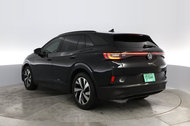 2023 Volkswagen ID.4 — photo 8 of 21