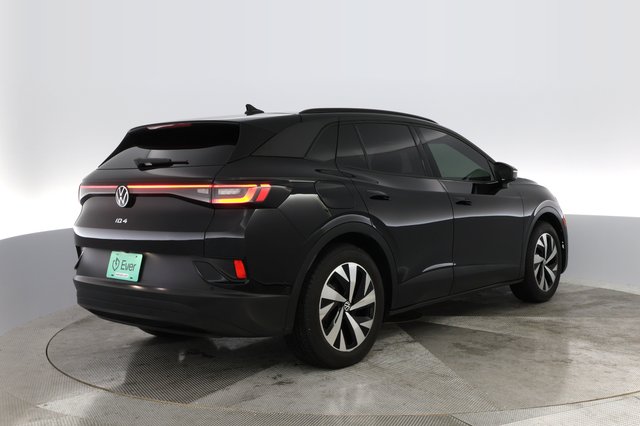 2023 Volkswagen ID.4 — photo 2 of 21