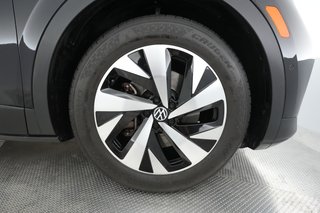 2023 Volkswagen ID.4 — photo 12 of 21